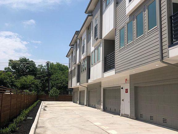 3rd image of 2729 Weisenberger St #105