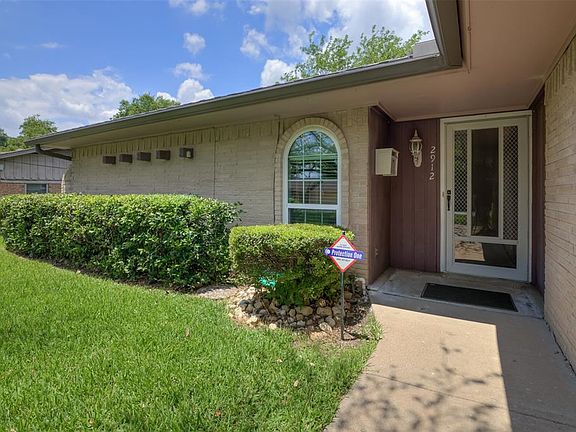 2nd image of 2912 Cortez Dr