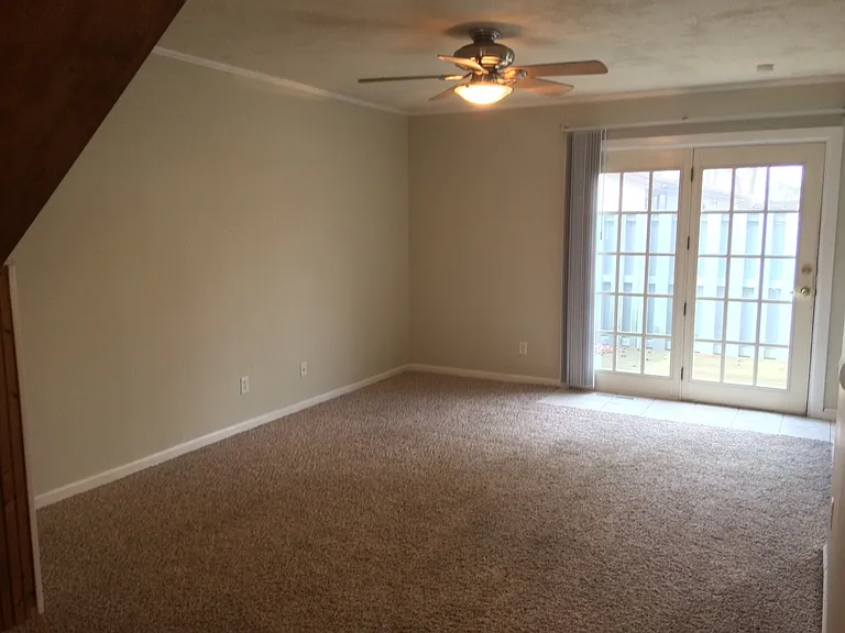 1905 Blackthorn Dr — Photo 4