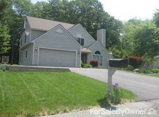 27 Linda Ln, Niskayuna, NY 12309