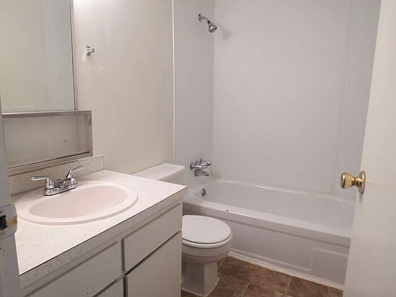 2nd image of 112 Skyline Dr #C