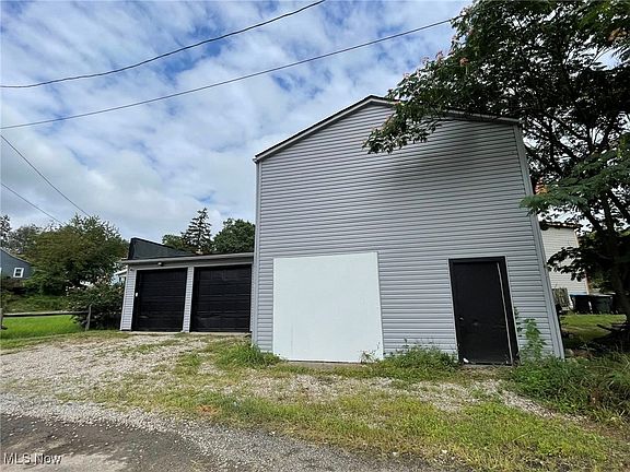 5th image of 370 Sheridan St
