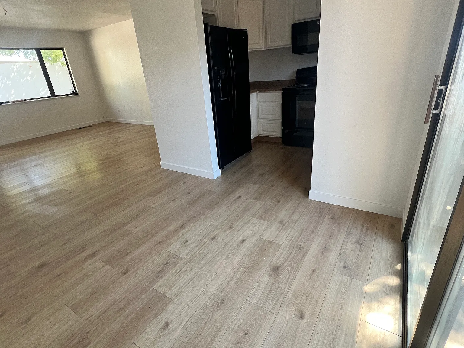 2 bed, 910 sqft, $1,850 — Photo 3