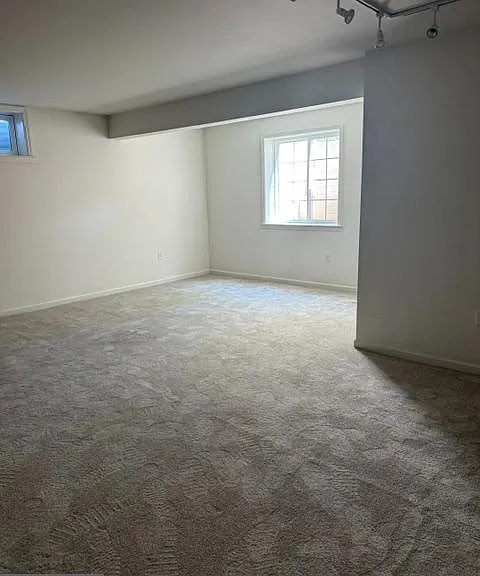 111 Village Dr — Photo 20