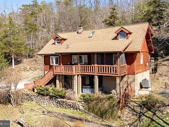 2nd image of 1660 Canoe River Dr
