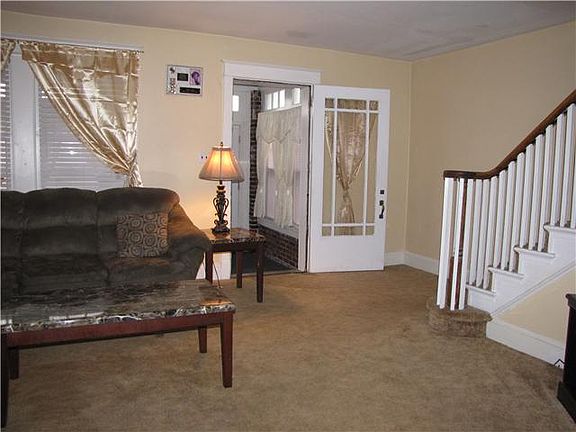 Living Room front Entry