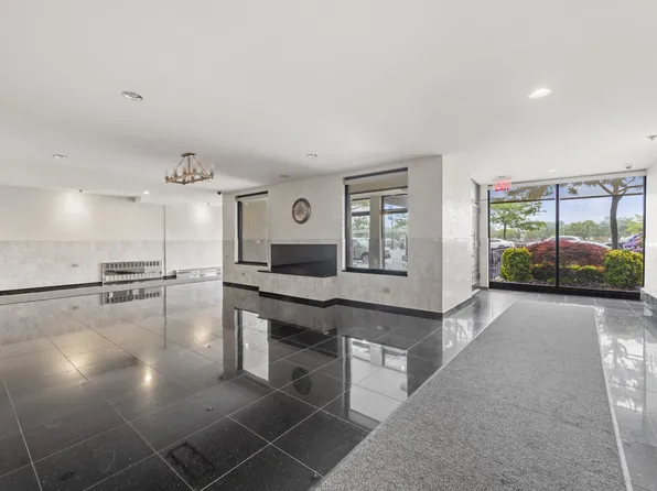 1625 Emmons Avenue image 18 of 21