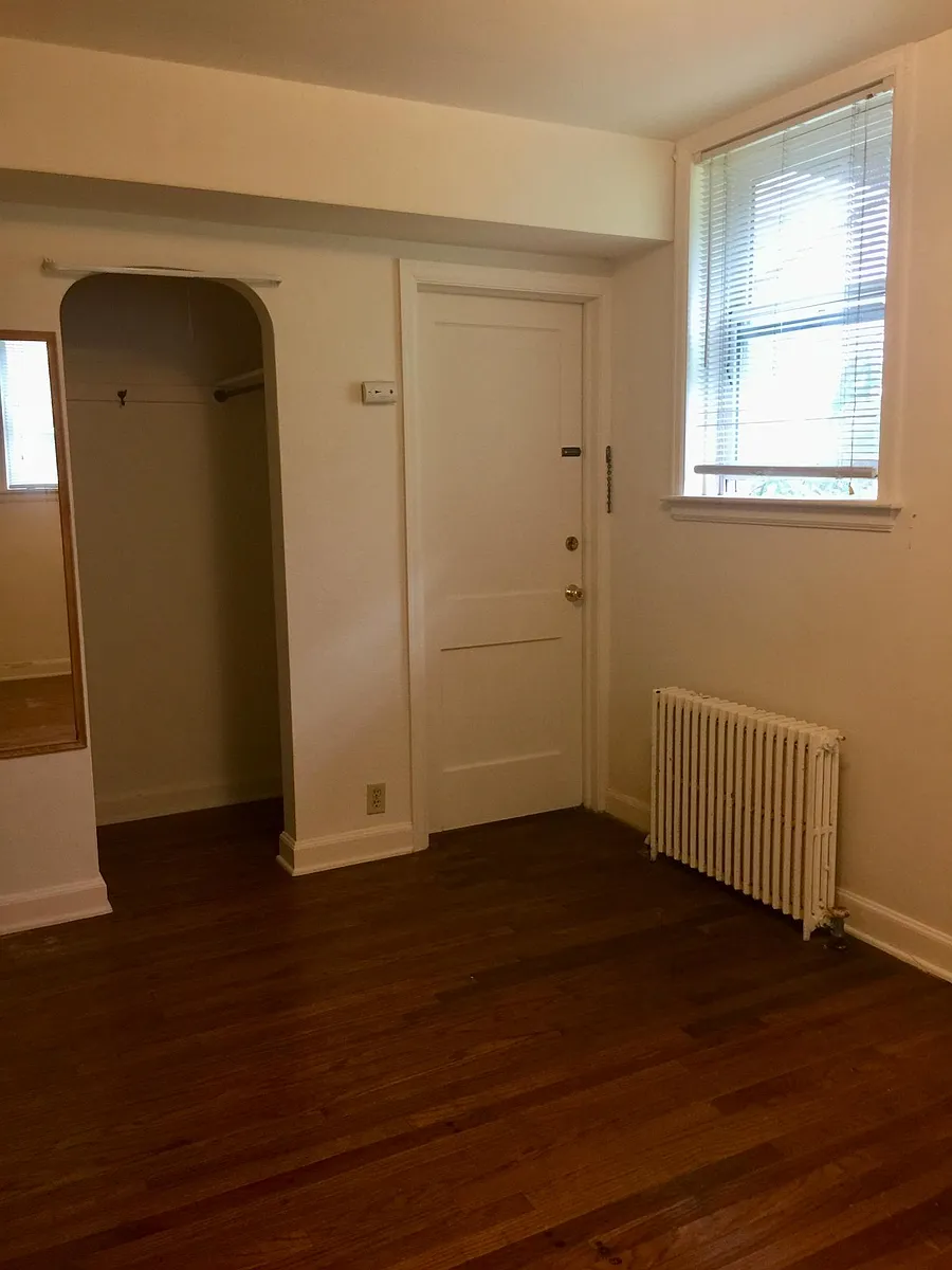Bedroom - 2209 University Ave #1
