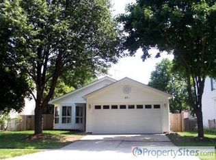571 Topeka Ct, Carol Stream, IL 60188