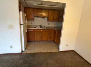 906 5th Ave S #C6, Clinton, IA 52732
