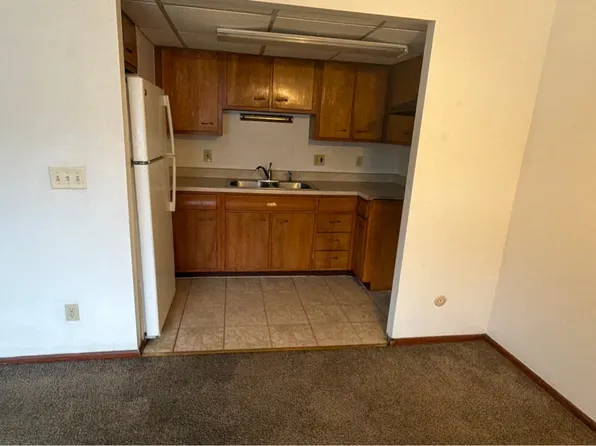 906 5th Ave S, Clinton, IA