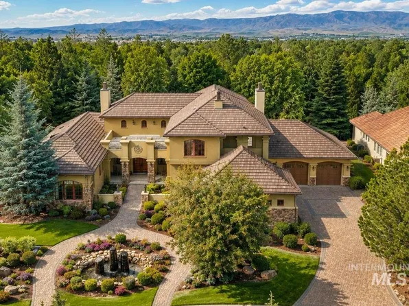 1020 W Shearwater Ln, Eagle, ID 83616