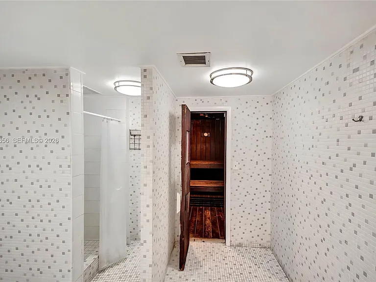 401 Golden Isles Dr #307 — Photo 18