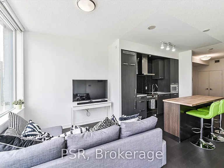 120 Bayview Ave #208 — Photo 29