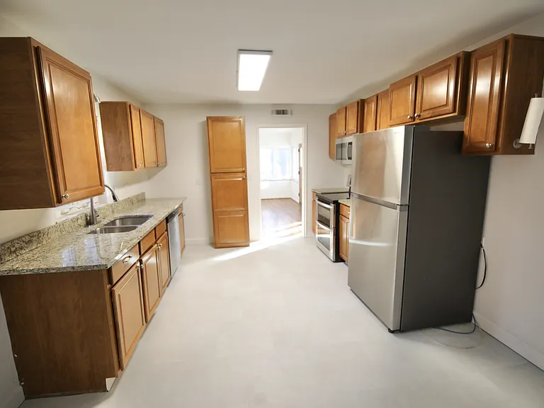 3191 E Broad St — Photo 51