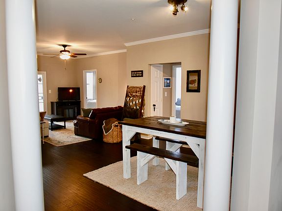 Living/Dining Area