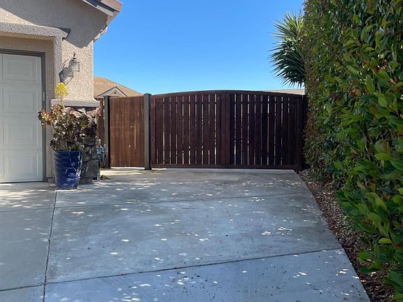 3rd image of 10325 Moura Ct