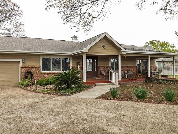 3rd image of 112 Holly Hill Ln