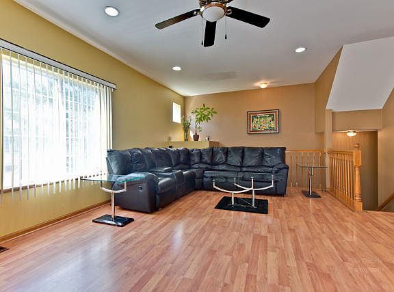 3rd image of 211 Monarch Dr #1106