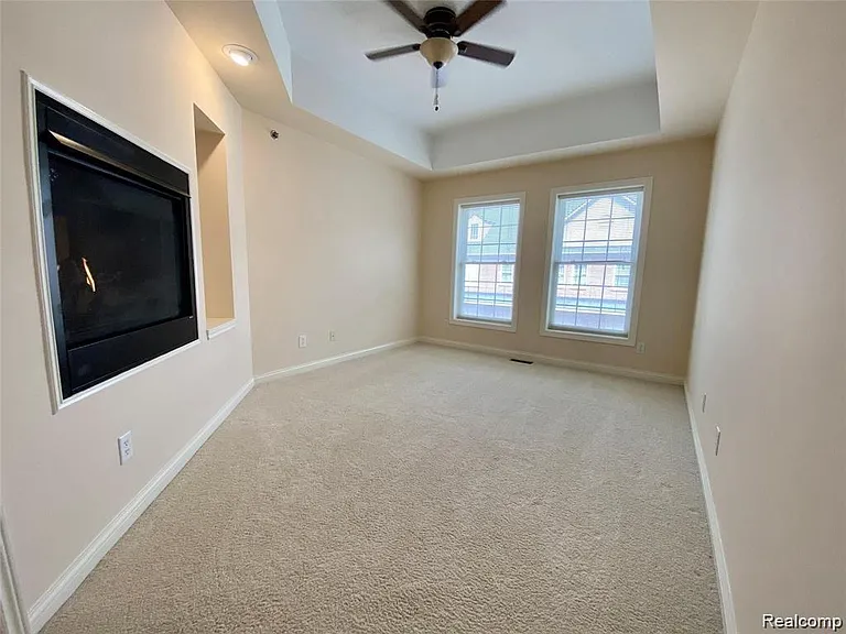 341 S Village Way — Photo 16
