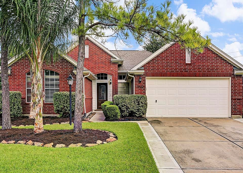 1st image of 1823 Branch Hill Dr