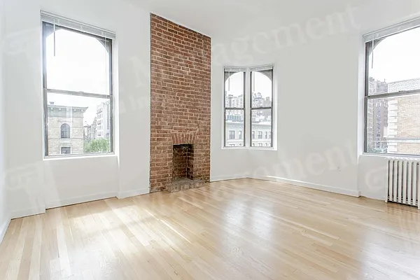 Rented by Lisa Management Inc | media 27