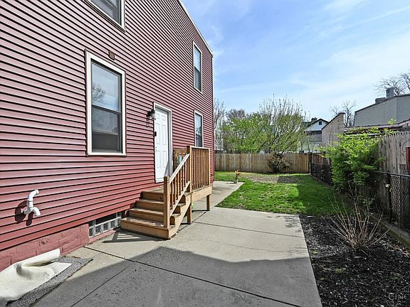 3rd image of 2962 Henshaw Ave