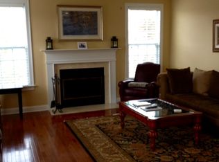 19 Pondside Dr, Wallingford, CT 06492