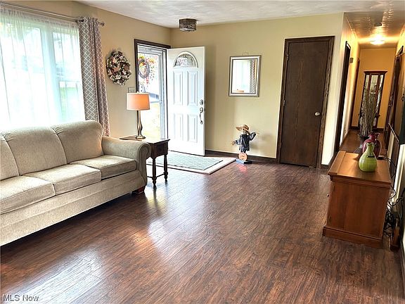 5th image of 119 Hanson Dr