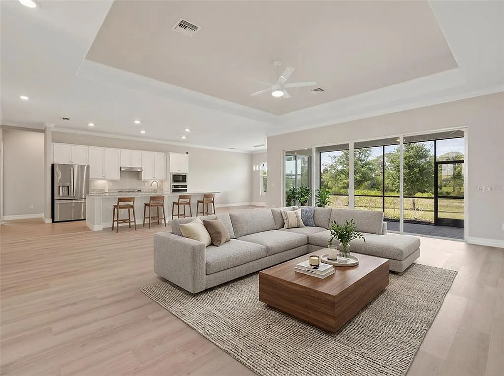 3 bed, 3.0 bath, 2647 sqft, $2,750 — Photo 4