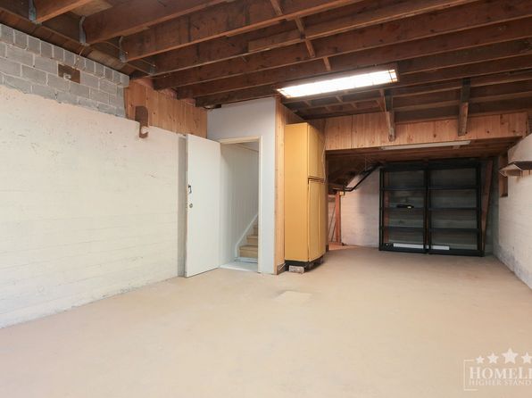 3 bedroom rental in Surrey — photo 18