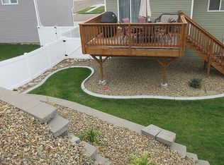 938 Calvert Dr, Bismarck, ND 58503