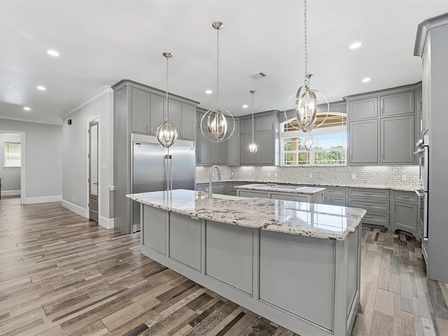 4 bed, 3.5 bath, 2737 sqft, $3,500 — Photo 4