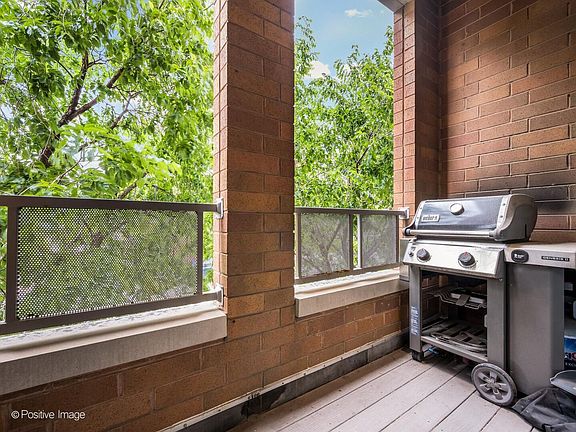4th image of 1719 N Western Ave APT 2