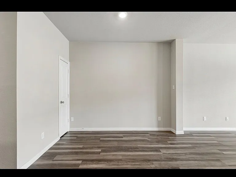 3121 Solana Cir — Photo 12