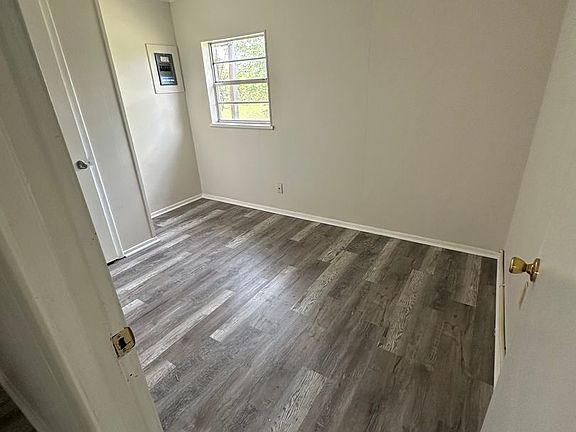 5th image of 108 Anita Dr