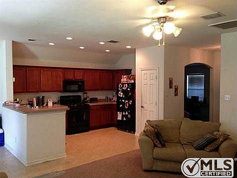 3rd image of 301 Mapleshade Dr