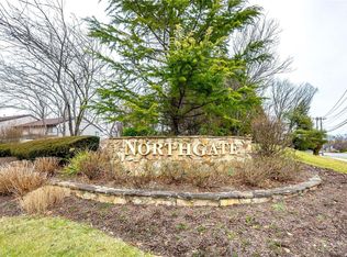 84 Northgate Cir, Melville, NY