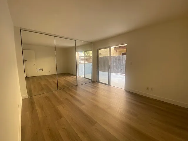 2 bed, 965 sqft, $3,300 — Photo 4