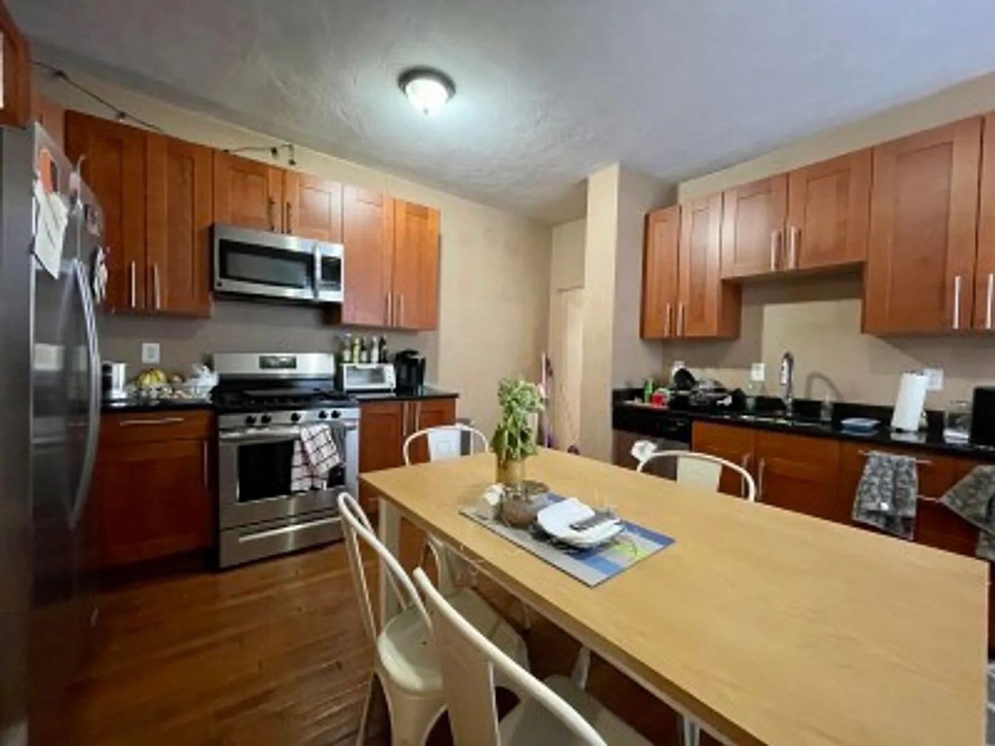 Renovated BU West 5 Bed/2 Bath on Glenville Ave. Dog Friendly, Students Welcome. Avail 9/1/2026 — Photo 2