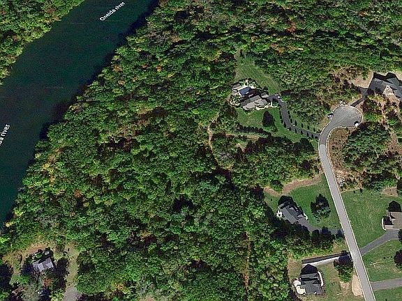 3rd image of 9129 Ashley Landing Dr