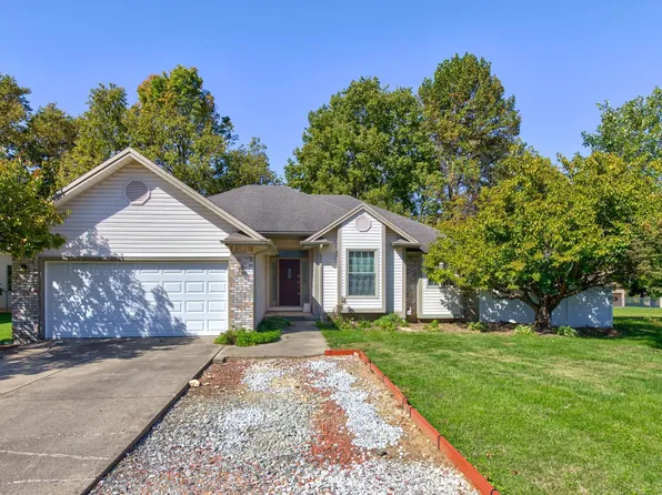 1838 E Woodside Village Dr, Connersville, IN 47331