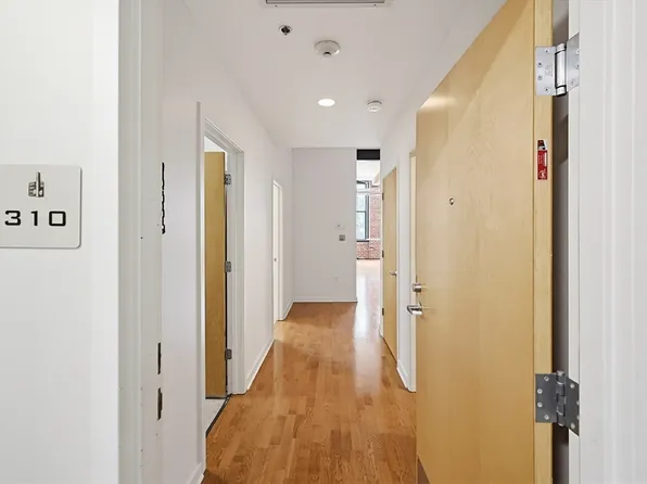 160 Fremont St Unit 310, Worcester, MA 01603