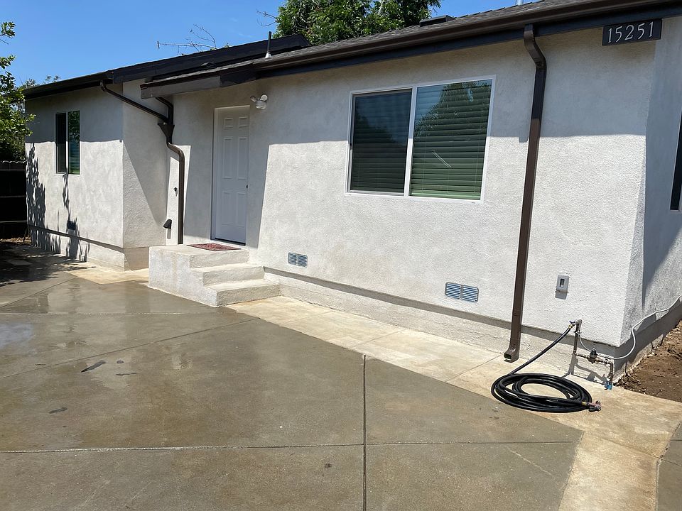 1st image of 15251 El Casco St