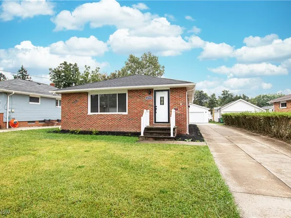 22504 Jennings St, Warrensville Heights, OH 44128