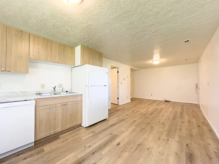 2153 W 220 N #A — Photo 11