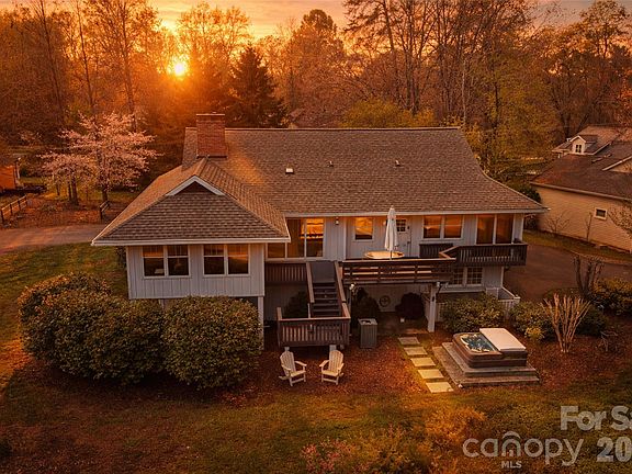 4th image of 22 Honeysuckle Ln