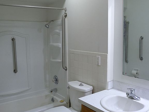 4th image of 226 W Central Ave APT 6