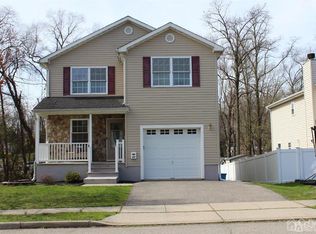 20 Oakwood Ter, Monroe Township, NJ 08831