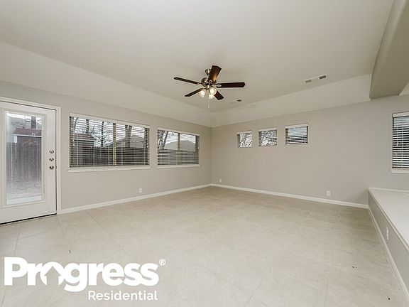 3rd image of 578 Langdon St